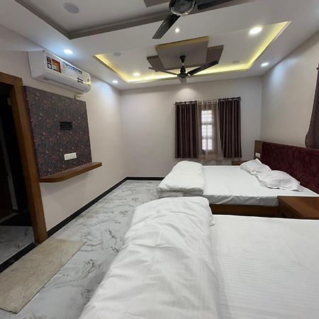Shree Trilokeshwar Guest House Ujjain Dış mekan fotoğraf