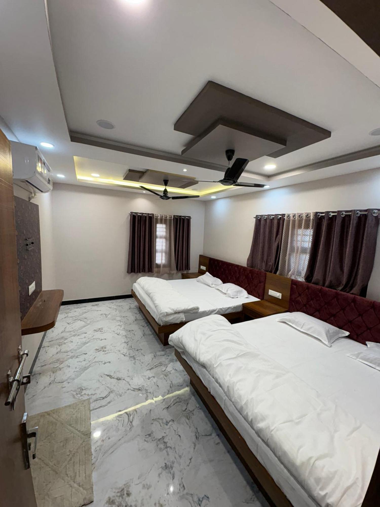 Shree Trilokeshwar Guest House Ujjain Dış mekan fotoğraf